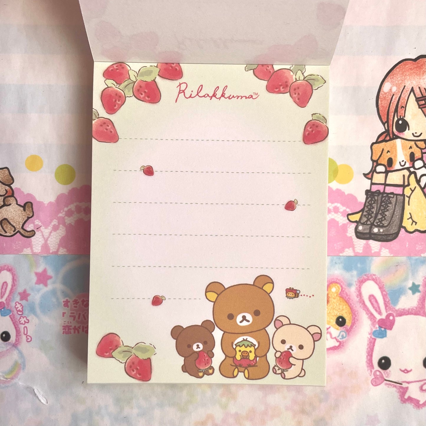 Rilakkuma Strawberry Party! Chairoikoguma Memo Pad