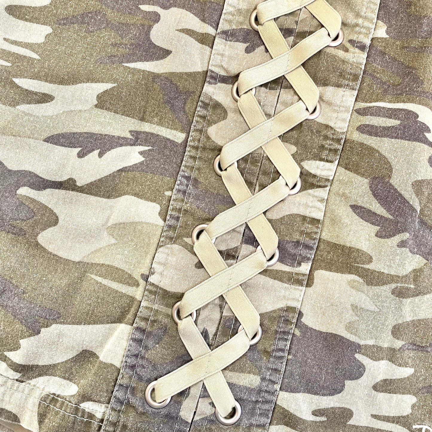 Blue♥︎Cross Girls Spicy Label - Camo Mini Skirt with Ribbon Detail