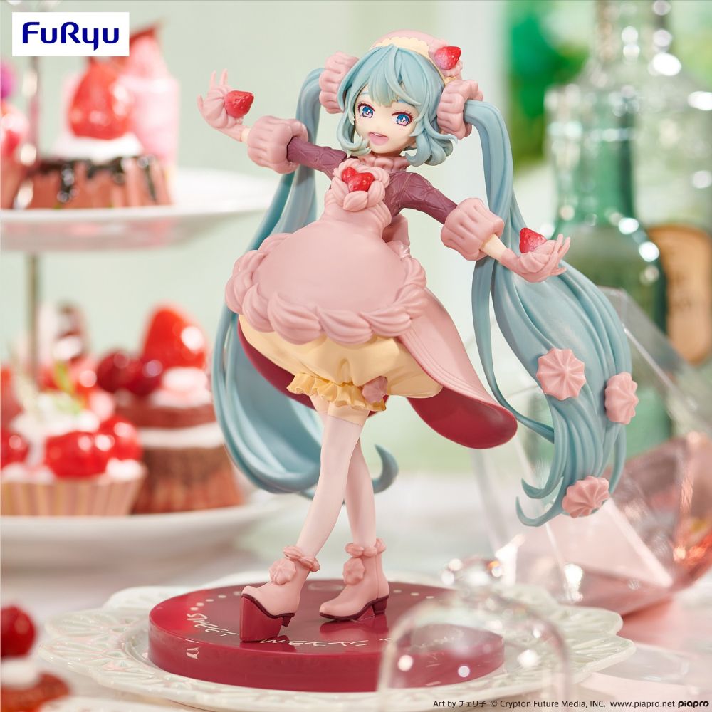 Hatsune Miku Sweet Sweets Strawberry Chocolate Ver. Figure