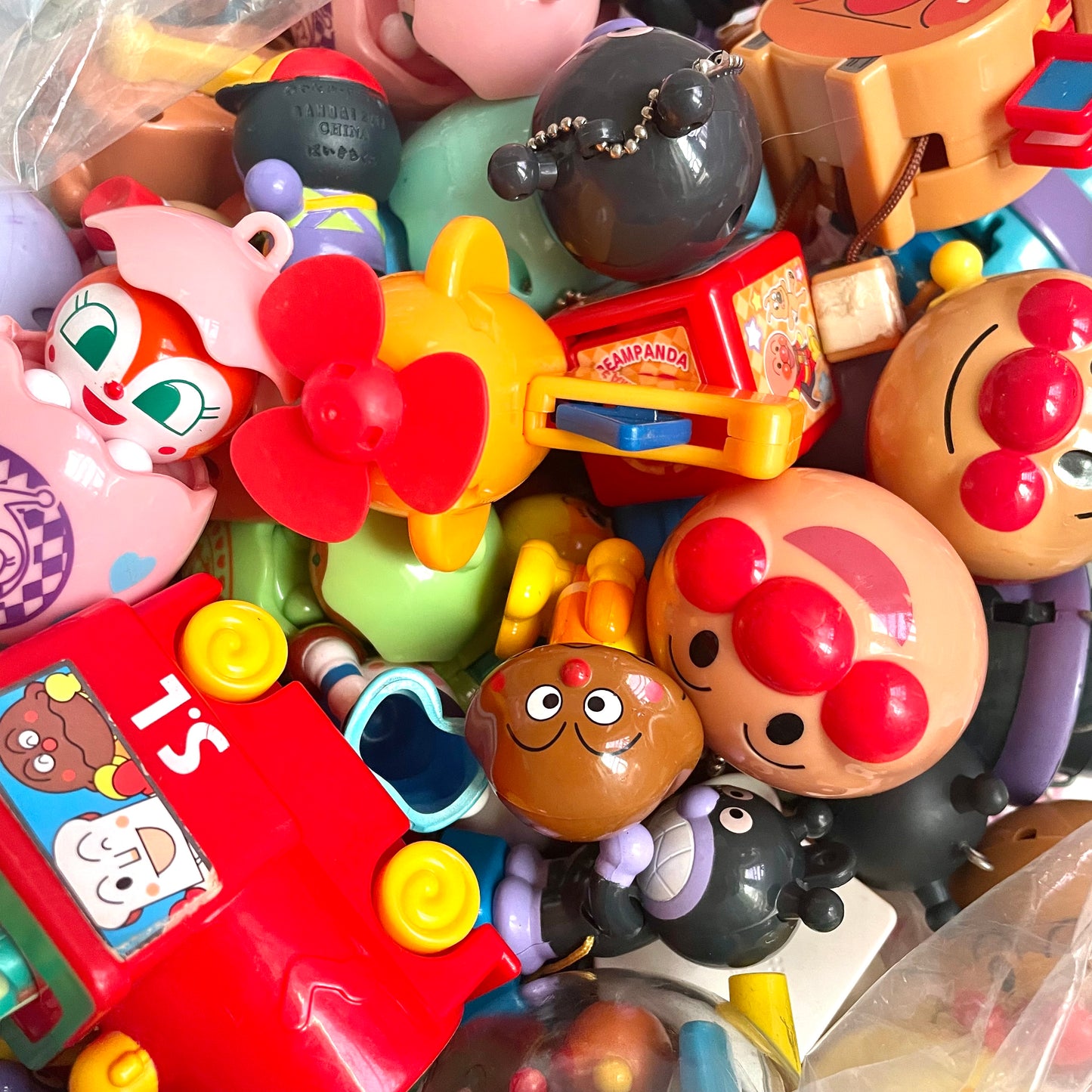 HUGE Anpanman Bundle (Toys, keychains, figures… etc)