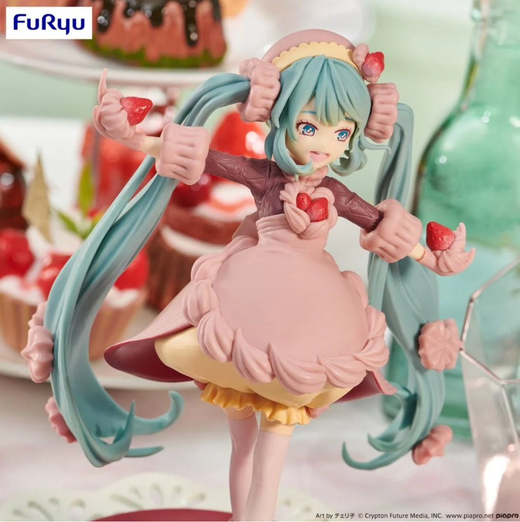 Hatsune Miku Sweet Sweets Strawberry Chocolate Ver. Figure