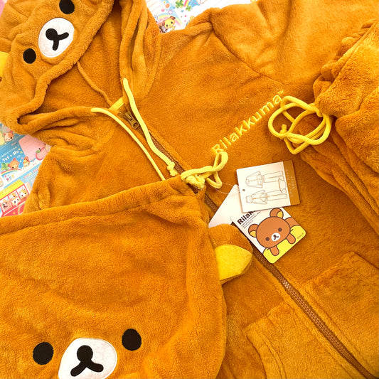 A set of 2 Rilakkuma M Fluffy Roomwear and a Drawstring Bag