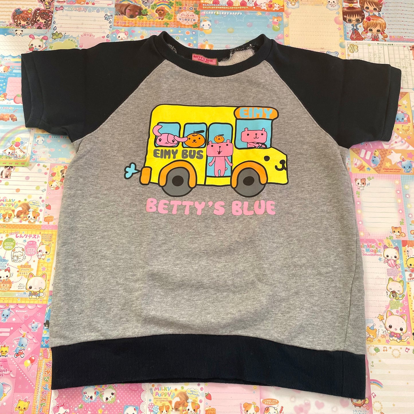 Betty’s Blue - Eimy Bus Short-sleeve T-shirt